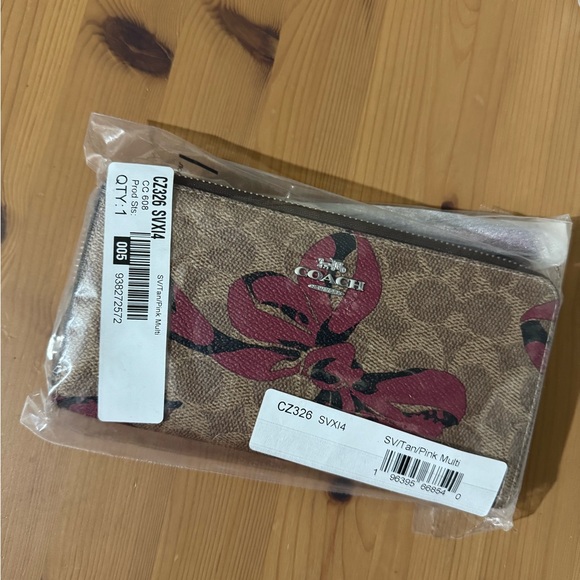 🎁 Coach Long Zip Around Wallet In Signature Canvas With Bow Print - Picture 7 of 9